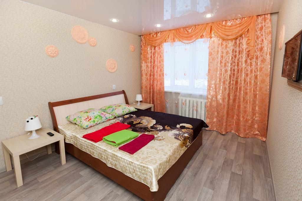 Apartament Novosibirsk Na Ippodromskoy Hotel Esterno foto